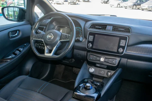 Nissan Leaf Acenta 40kWh 23