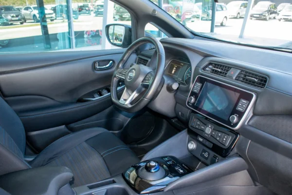 Nissan Leaf Acenta 40kWh 24