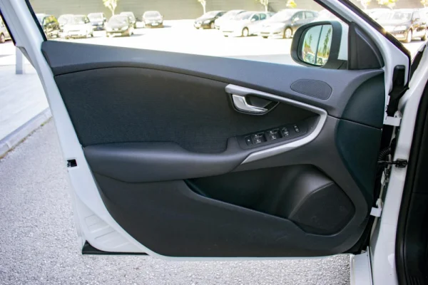 Volvo V40 1.6 D2 Kinetic 16