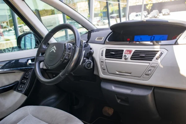 Citroen C4 Picasso Outro 16