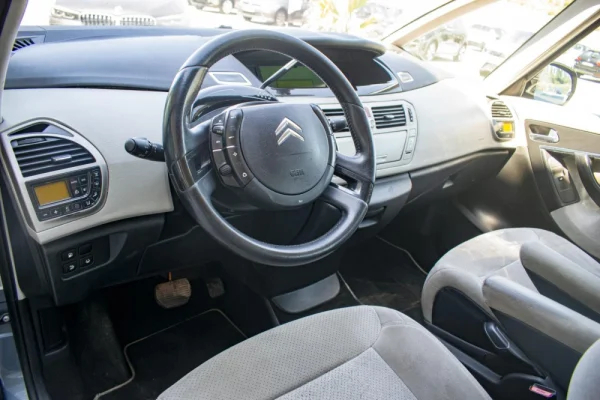 Citroen C4 Picasso Outro 17