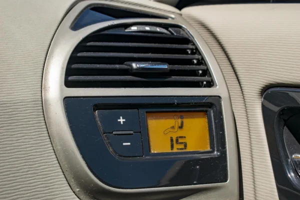 Citroen C4 Picasso Outro 32