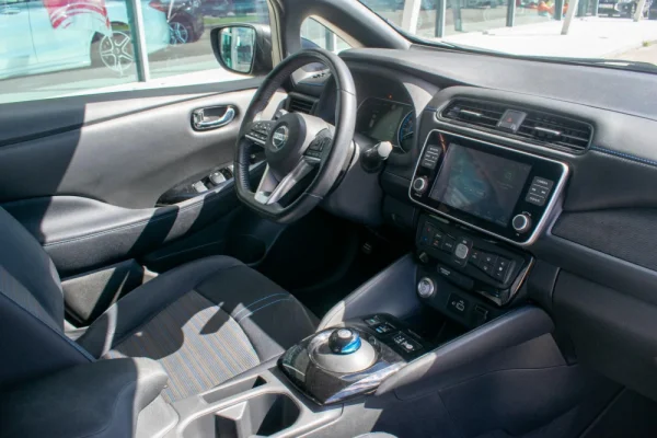 Nissan Leaf Acenta 40KWh 19