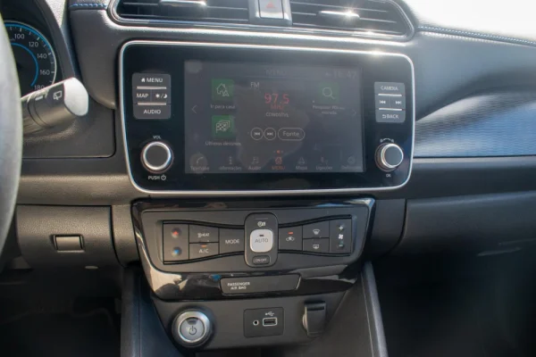 Nissan Leaf Acenta 40KWh 29
