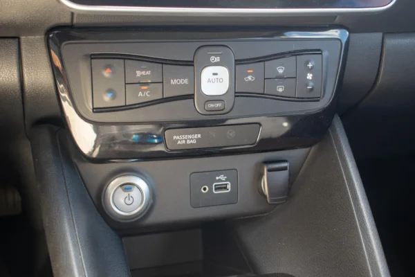 Nissan Leaf Acenta 40KWh 30