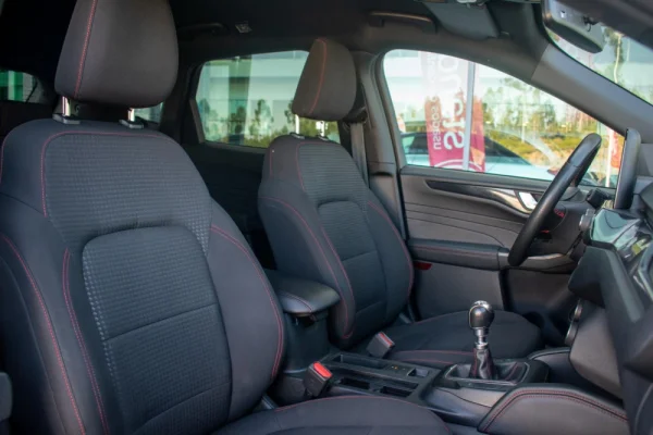 Ford Kuga 1.5 EcoBoost ST-Line 36