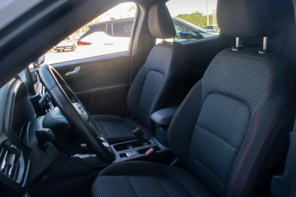 Ford Kuga 1.5 EcoBoost ST-Line 38