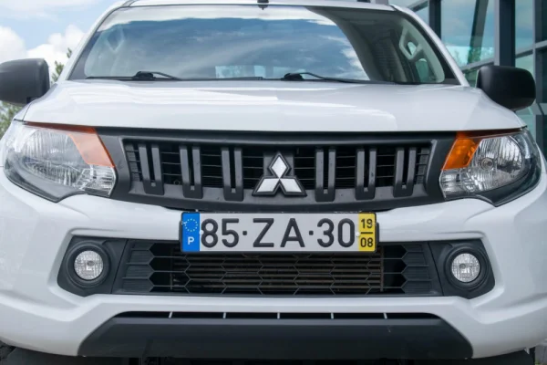 Mitsubishi L200 2.4 DI-D 4WD 10
