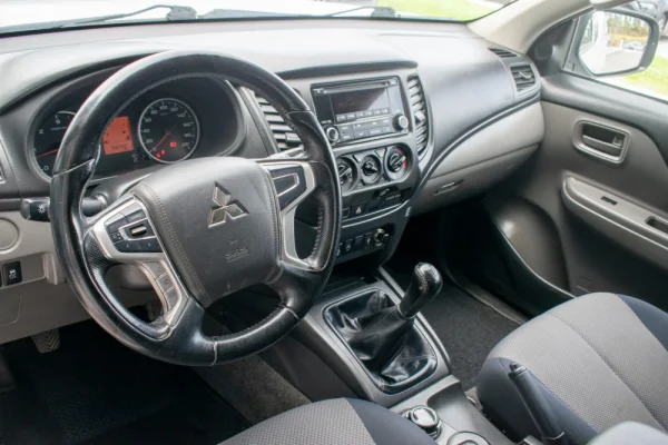 Mitsubishi L200 2.4 DI-D 4WD 17