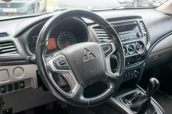 Mitsubishi L200 2.4 DI-D 4WD 22