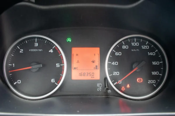 Mitsubishi L200 2.4 DI-D 4WD 27