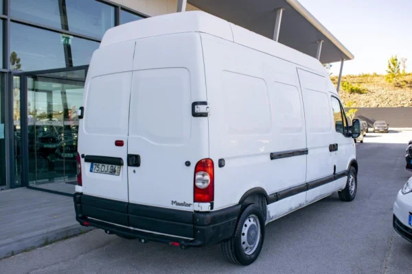 Renault Master 2.5 dCi L3H3 6