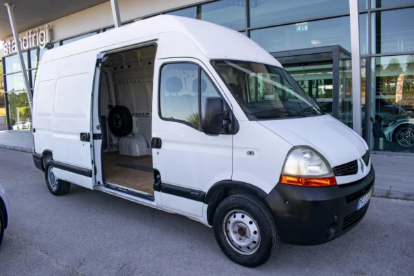 Renault Master 2.5 dCi L3H3 10