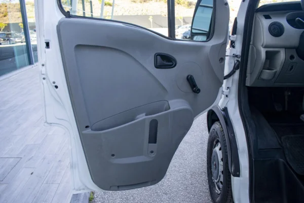Renault Master 2.5 dCi L3H3 11