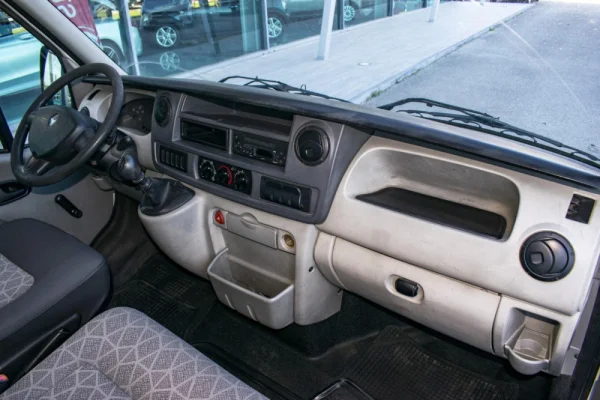 Renault Master 2.5 dCi L3H3 13