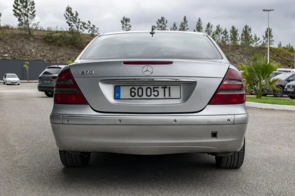 Mercedes-Benz E 270 CDi Elegance 6