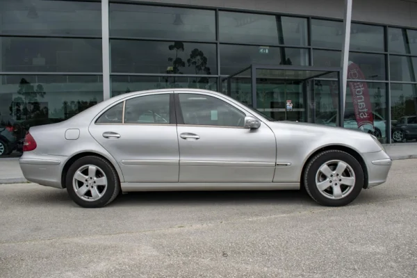 Mercedes-Benz E 270 CDi Elegance 8