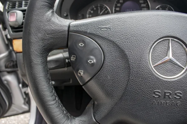 Mercedes-Benz E 270 CDi Elegance 18