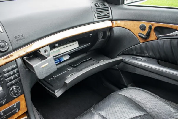 Mercedes-Benz E 270 CDi Elegance 26