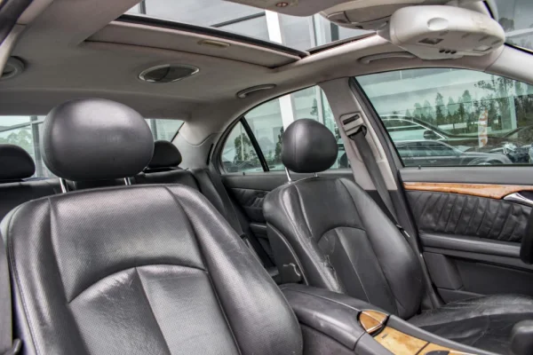 Mercedes-Benz E 270 CDi Elegance 29