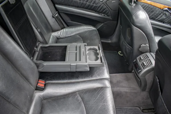 Mercedes-Benz E 270 CDi Elegance 33