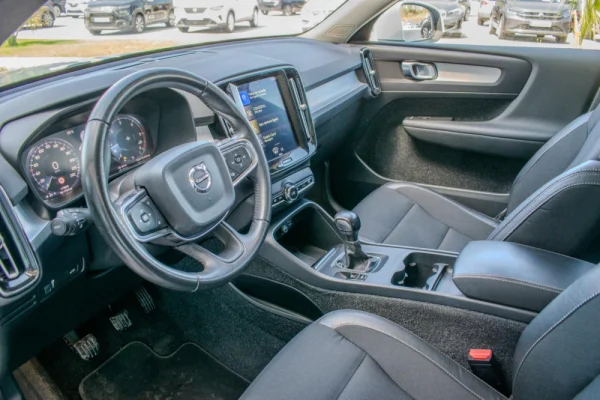 Volvo XC 40 2.0 D3 Momentum 24