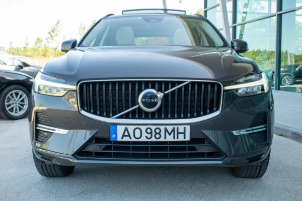 Volvo XC 60 2.0 B4 Momentum 2