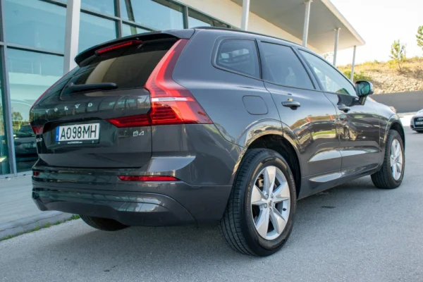 Volvo XC 60 2.0 B4 Momentum 7
