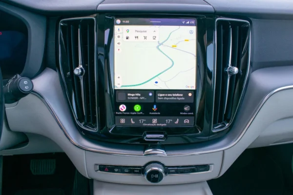 Volvo XC 60 2.0 B4 Momentum 28