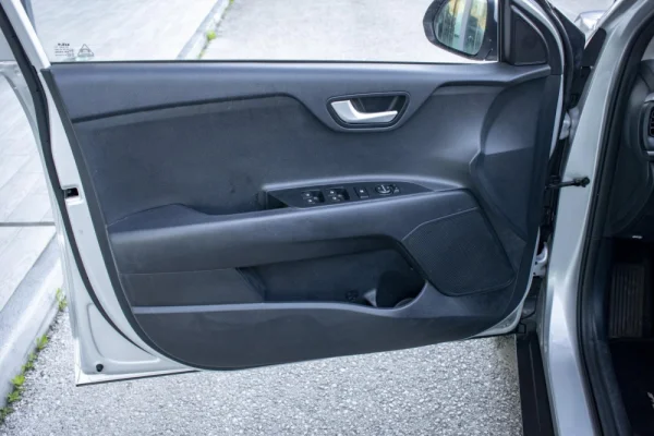 Kia Stonic 1.2 Dynamic 16