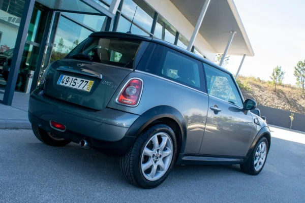 MINI 3 Portas One D 8