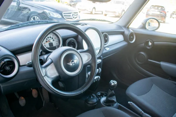 MINI 3 Portas One D 9