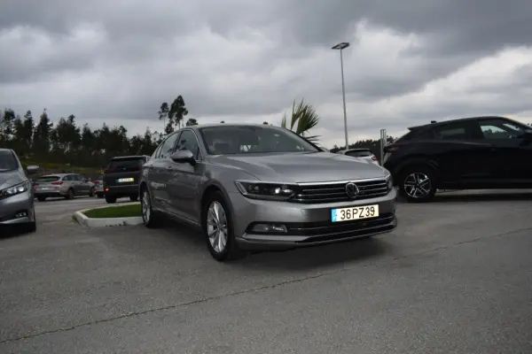 Volkswagen Passat 2.0 TDI Highline 1