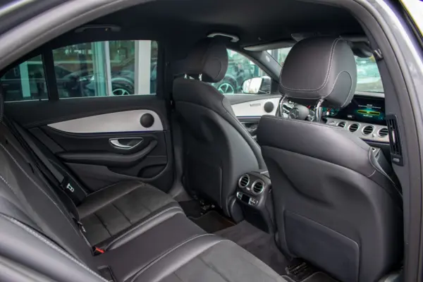 Mercedes-Benz E 300 de AMG Line 48