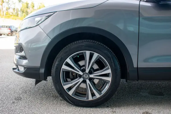 Nissan Qashqai 1.5 dCi N-Connecta J18 12