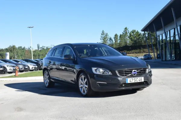 Volvo V60 2.0 D4 Momentum 1