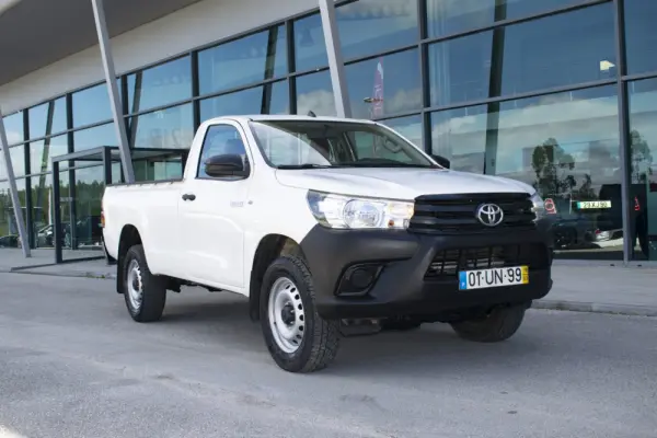 Toyota Hilux 2.4 D-4D 4X2 1