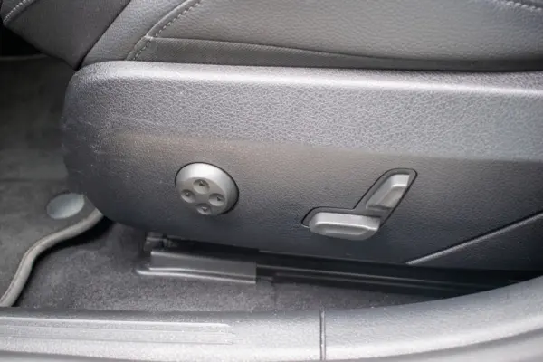 Mercedes-Benz C 220 d Avantgarde Station 9 G-Tronic 32