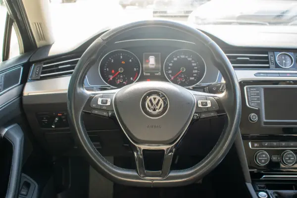 Volkswagen Passat Variant 2.0 TDi Highline 23
