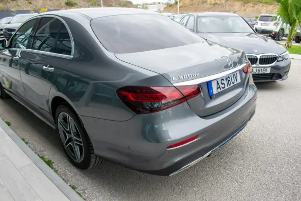 Mercedes-Benz E 300 de AMG Line 13
