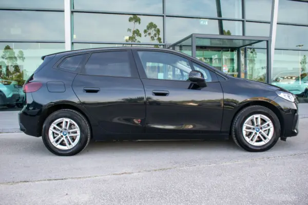 BMW 225xe Active Tourer 8