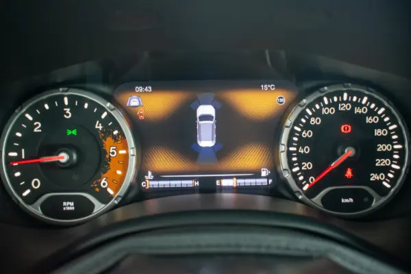 Jeep Renegade 1.6 MJD Limited 28