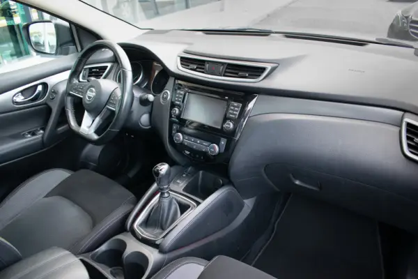 Nissan Qashqai 1.5 dCi N-Connecta J18 20