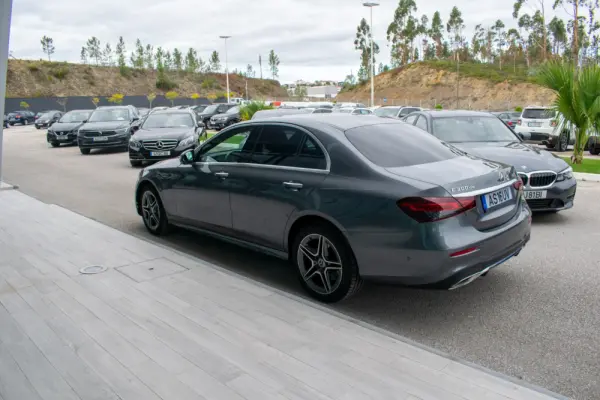 Mercedes-Benz E 300 de AMG Line 5
