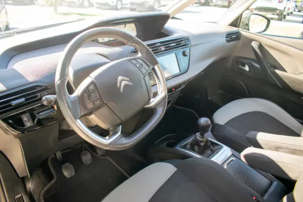 Citroen C4 Picasso 1.6 HDI 7L 13