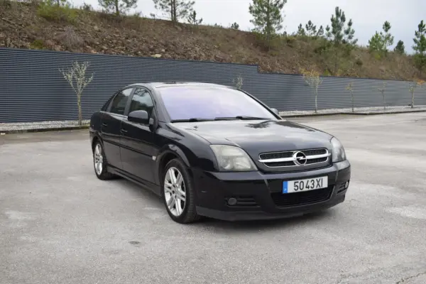 Opel Vectra 1.9 CDTI GTS 1
