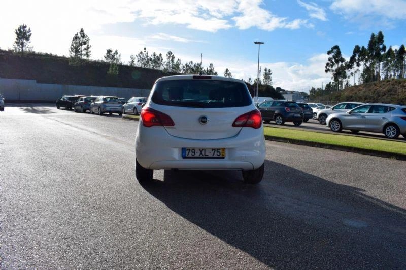 Opel Corsa 1.2 120 Anos 9