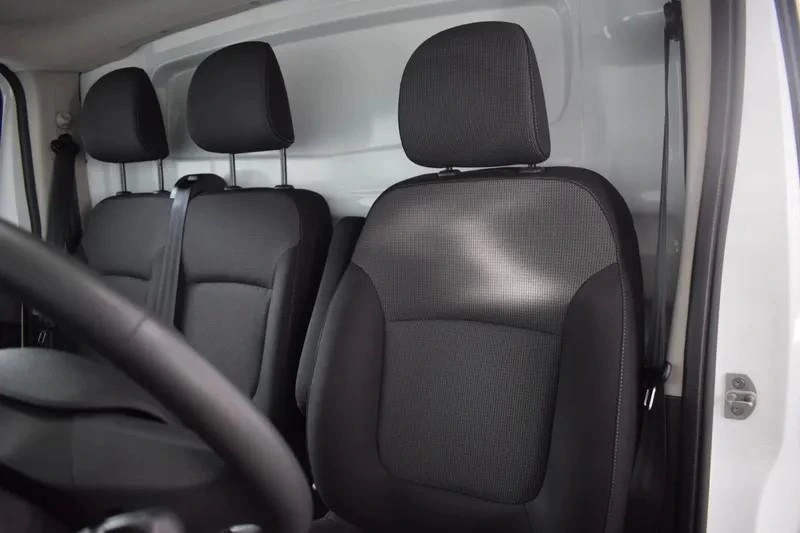 Renault Trafic 2.0 dCi L1H1 (C/ Frio) 18