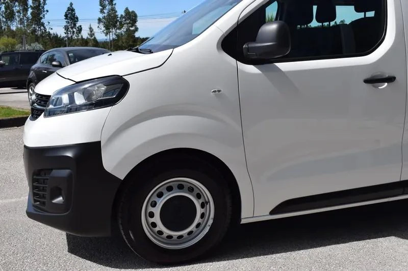 Opel Vivaro 1.5 CDTi L2H1 Essentia 6