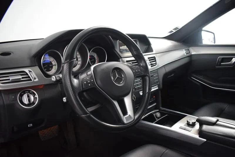 Mercedes-Benz E 300 Bluetec Hybrid Avantgarde 17